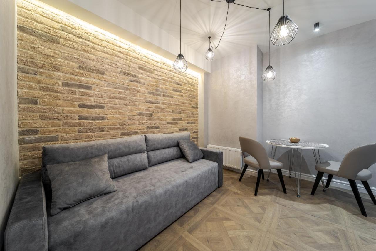 View On Rynok Square Apartments ลวีฟ ภายนอก รูปภาพ