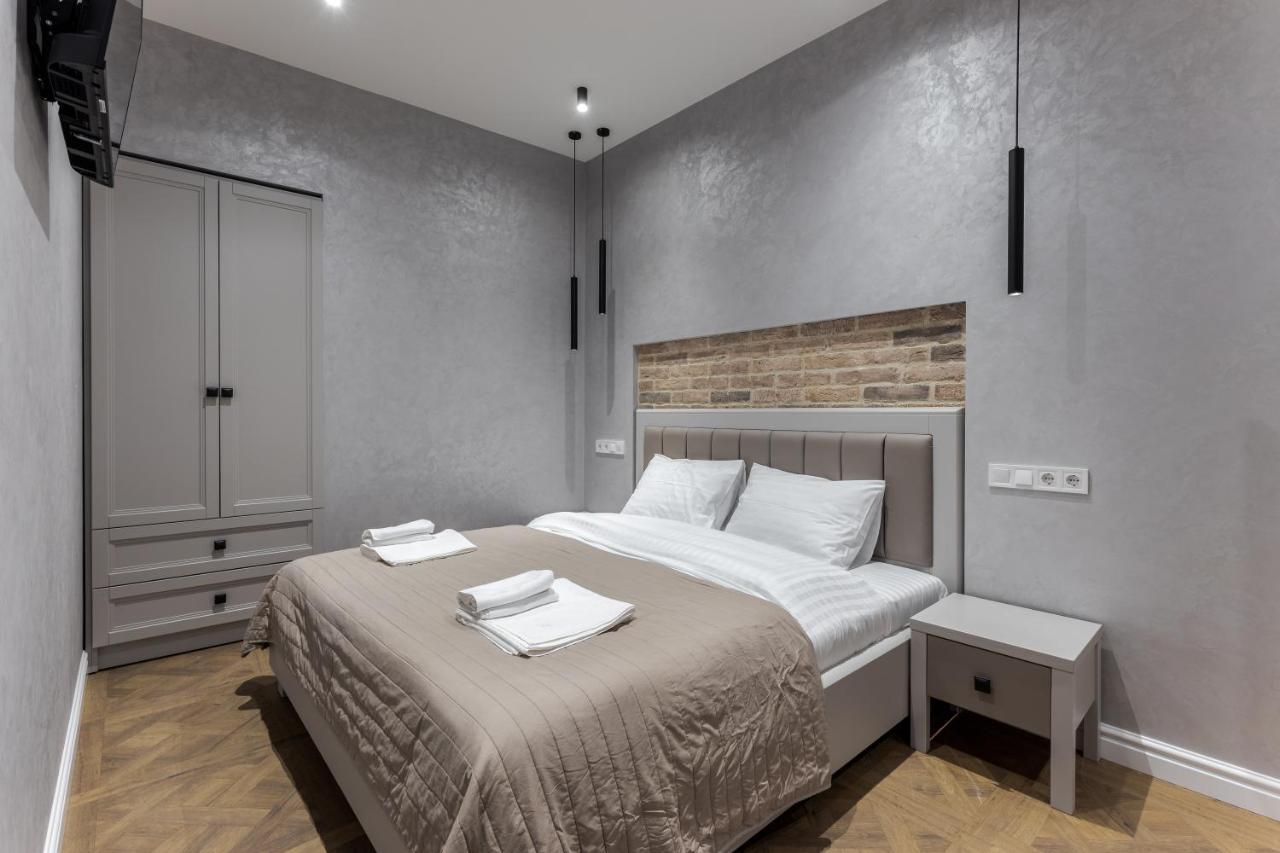 View On Rynok Square Apartments ลวีฟ ภายนอก รูปภาพ
