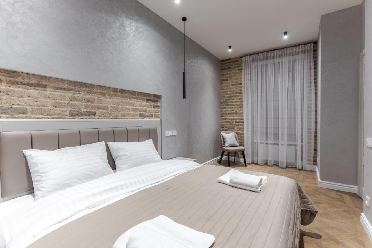 View On Rynok Square Apartments ลวีฟ ภายนอก รูปภาพ