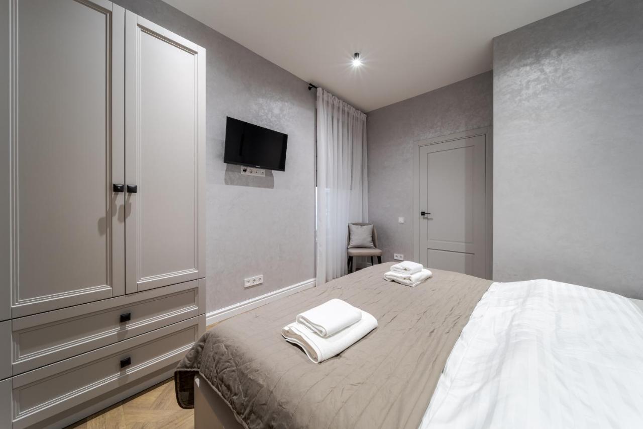View On Rynok Square Apartments ลวีฟ ภายนอก รูปภาพ