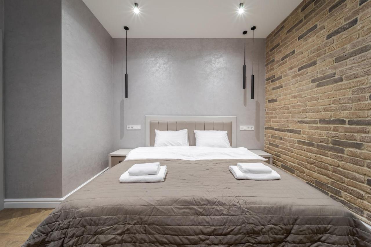 View On Rynok Square Apartments ลวีฟ ภายนอก รูปภาพ